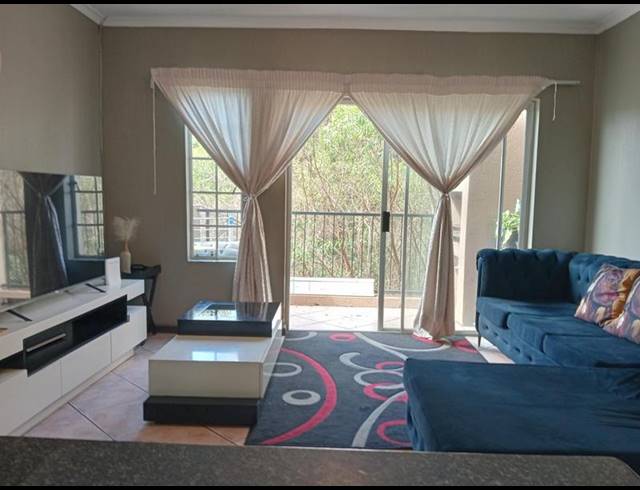 2 BEDROOM APARTMENT FOR SALE IN WILGEHEUWEL